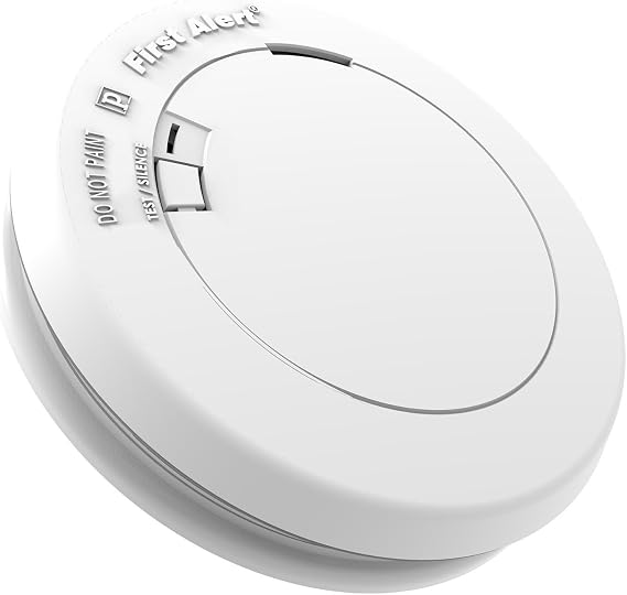 First Alert Slim Photoelectric Smoke Alarm with 10-Year Sealed Battery, PR710, White
