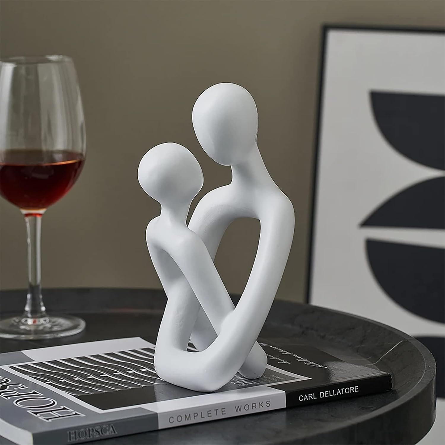 Resin Abstract Couple Statue Hugging Couple Sculpture Romantic Abstract Kissing Hug Lover Statue Art Figurine Wedding Anniversary Decoration for Living Room Office Bookshelf Bedroom Embrace