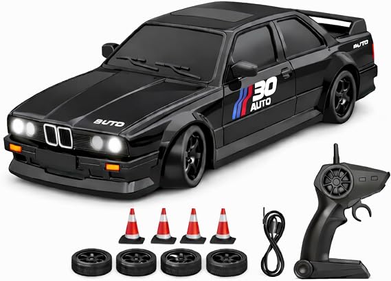 Giffy/Oyuncak Retro Drift Araba 4x4 Uzaktan Kumandalı Araba 2.4GHz Şarjlı LED Işıklı 15 Km Hız Araba (Siyah)