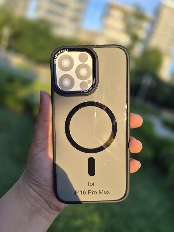iPhone 16 Pro Max için MagneticSafe ile Uyumlu Focus07 Serisi Polikarbonat Kenarları Silikon ve Köşeleri Güçlendirilmiş TPU Focus Kılıf Siyah