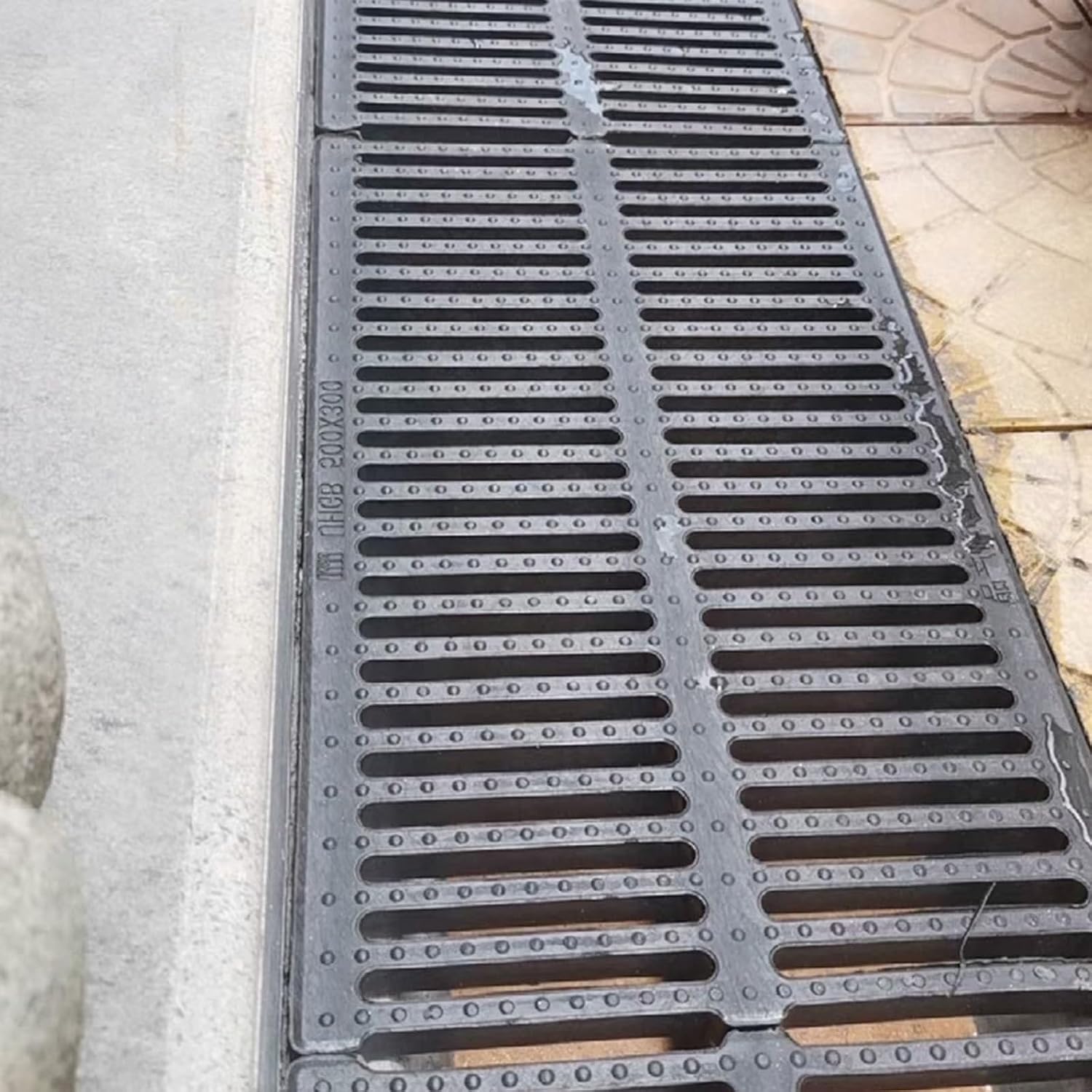 Trench Cover Plate, Outdoor Drain Covers for Catch Basin, Hotel, Vegetable Farms, Municipal Engineering, Kitchen Sewer Channel Drainage Grates, Linear Drainage Strainers  Size : 50x25x4cm19.7x9.8x1