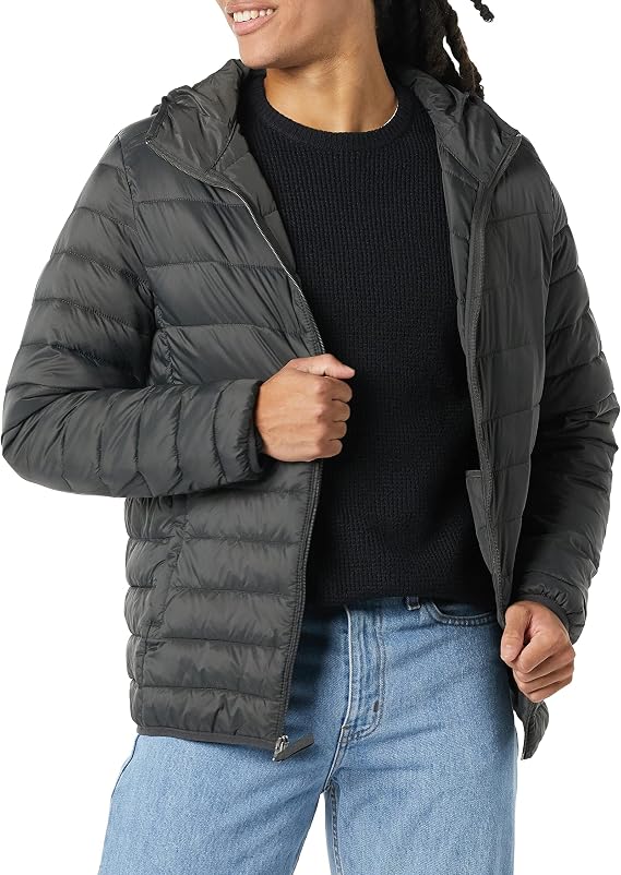 Amazon Essentials Men's Lightweight Water-Resistant Packable Hooded Puffer Jacket